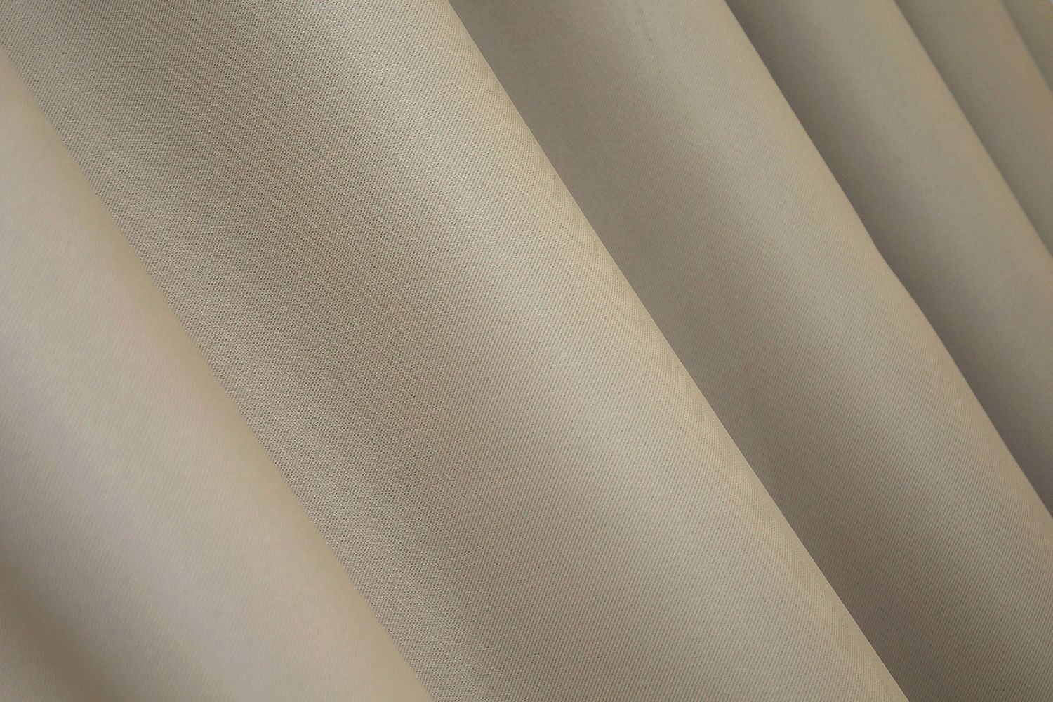 Комплект штор із тканини блекаут, колекція "Bagema Rvs" колір бежевий 1240ш, Бежевий, Комплект штор (2шт. 1,0х2,7м.), Класичні, Довгі, 1 м., 2,7 м., 100, 270, 1 - 2 м., В комплекті 2 шт., Тасьма