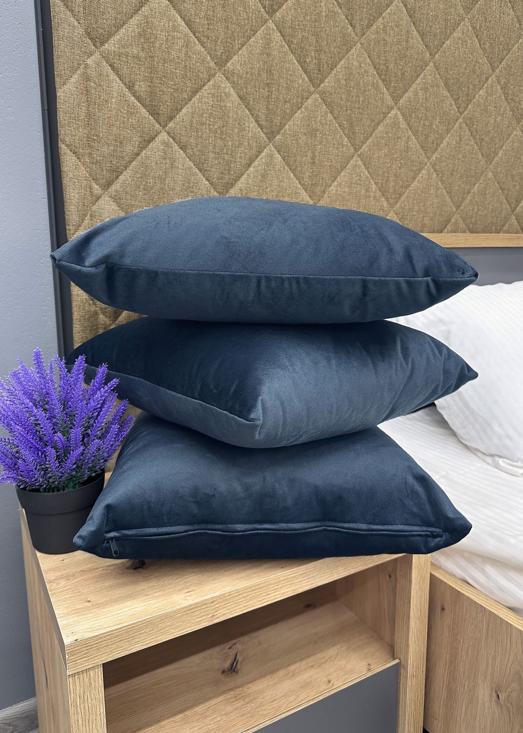 Подушка декоративная Decorator Velour 45x45х15 см, цвет темно-синий (84-078)