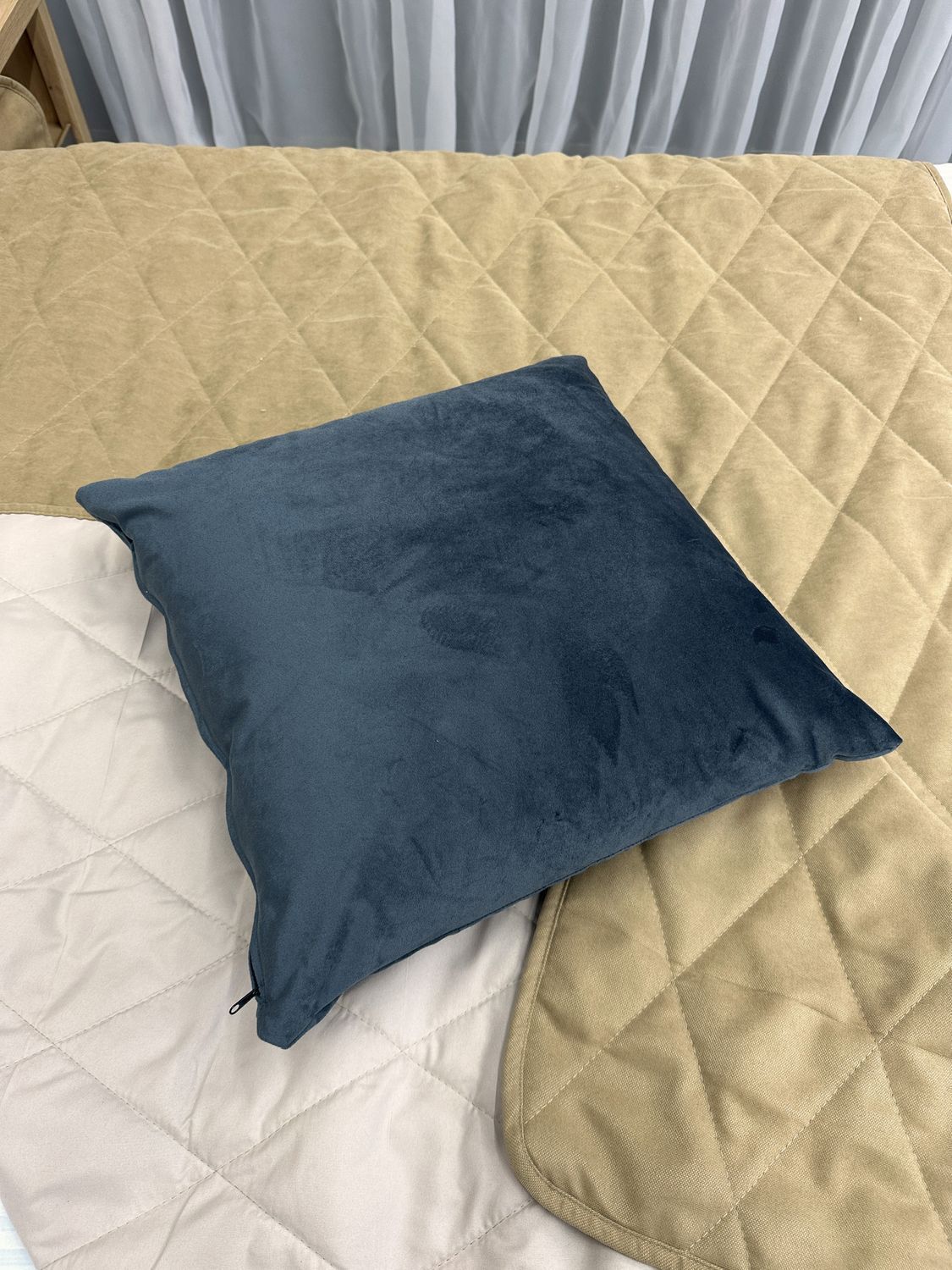 Подушка декоративная Decorator Velour 45x45х15 см, цвет темно-синий (84-078)