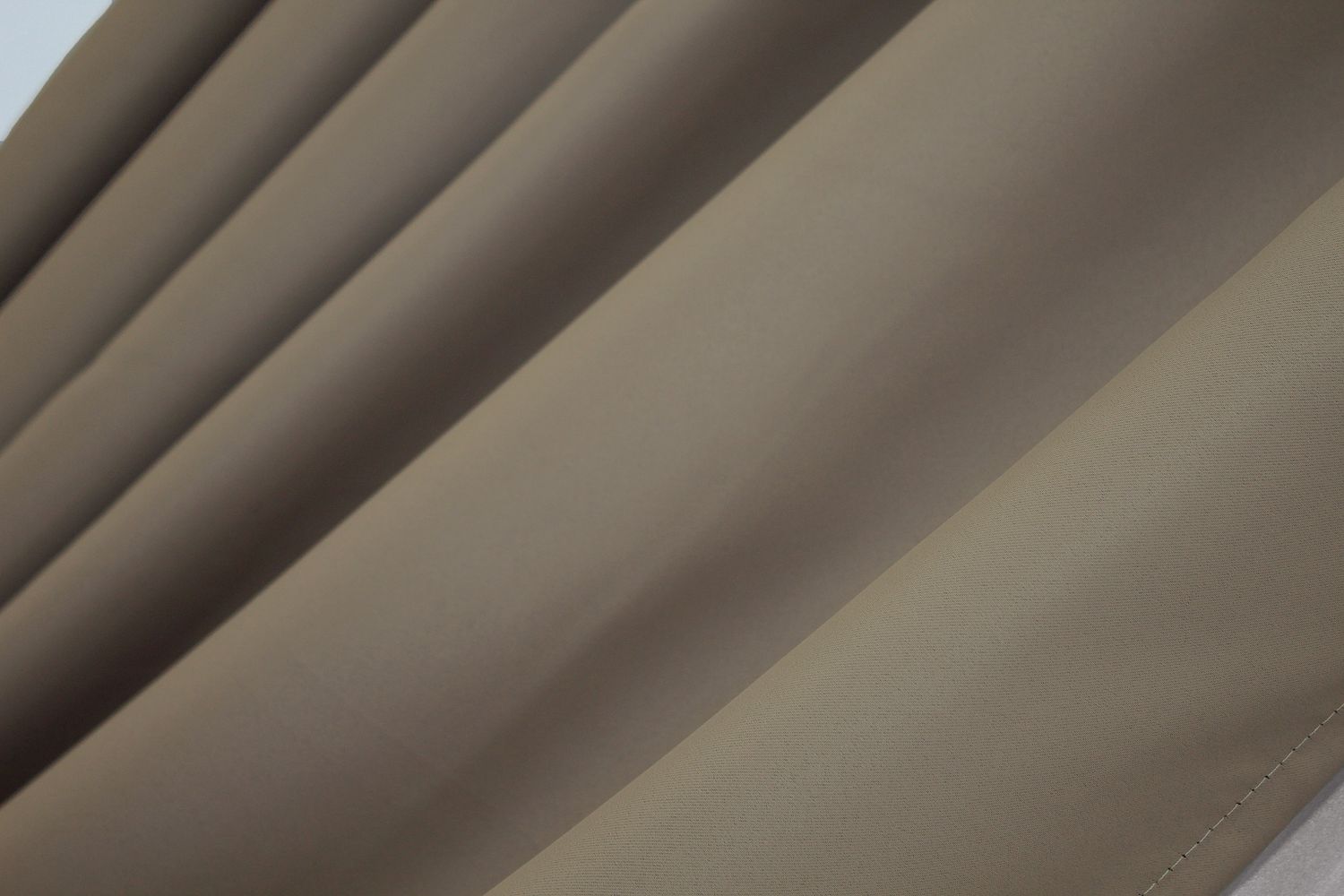 Комплект штор из ткани блэкаут "Fusion Dimout" цвет какао 792ш, Какао, Комплект штор (2шт. 1,0х2,7м.), Классические, Длинные, 1 м., 2,7 м., 100, 270, 1,5 - 2 м., В комплекте 2 шт., Тесьма