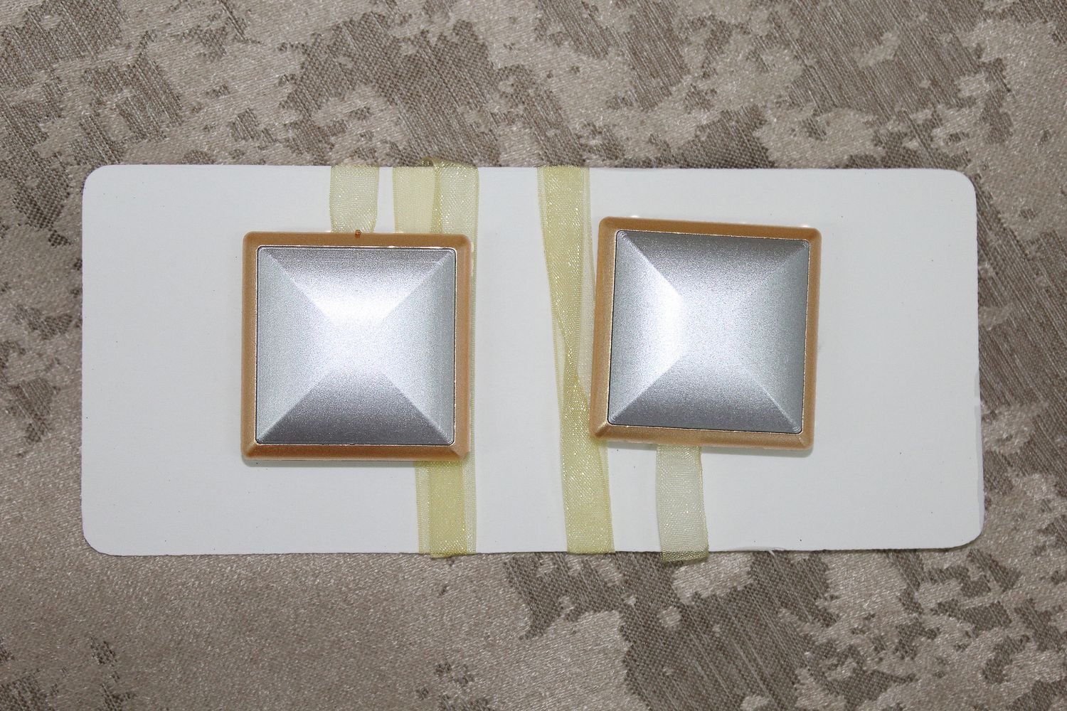 Магніти (2шт, пара) для штор, гардин "Квадрат" колір злотистий з срібним 209м 81-120