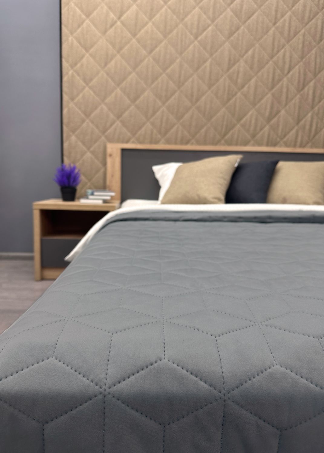 Покрывало стеганое Decorator Велюр куб 220х240 см серый (85-156)