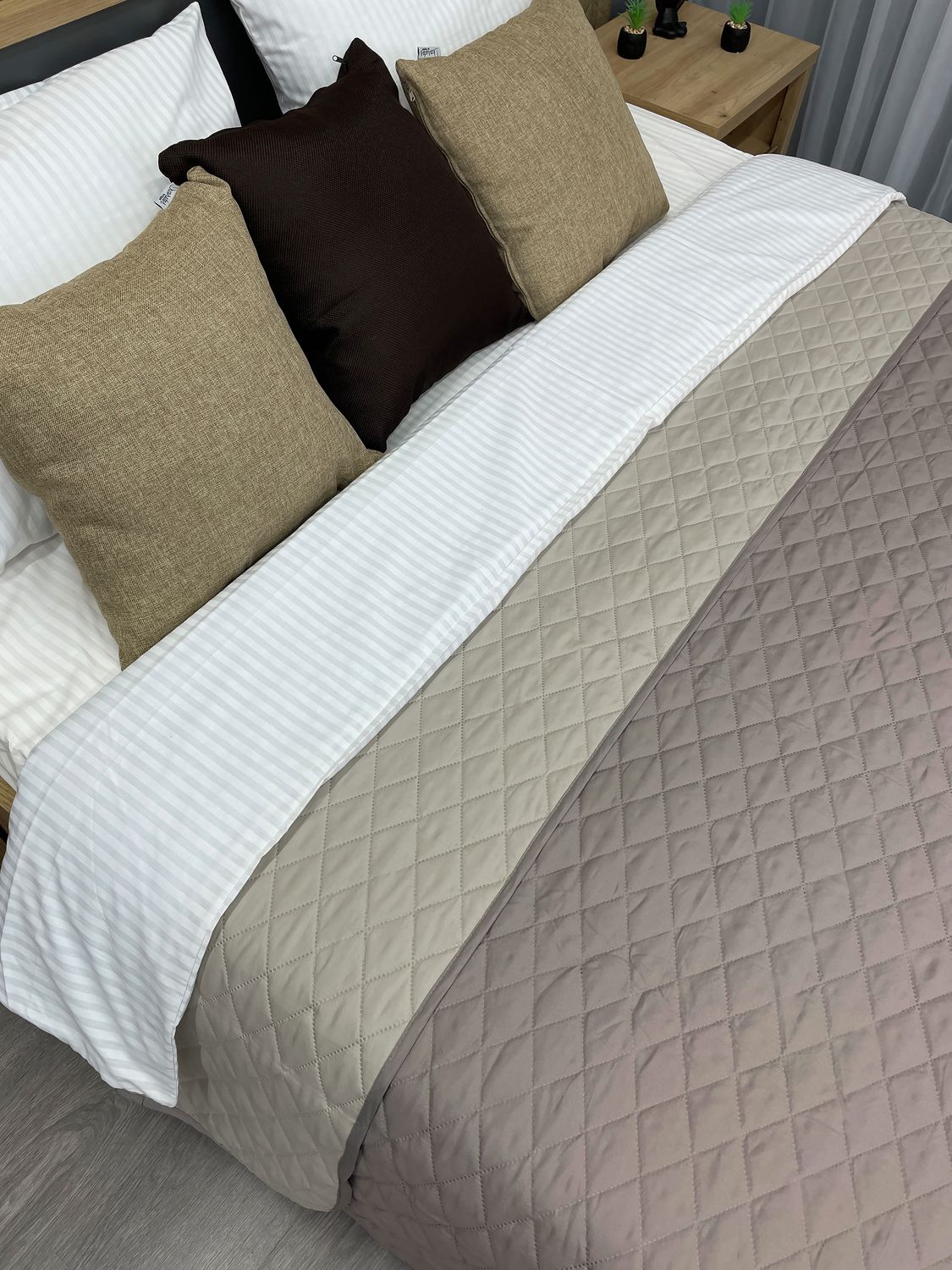 Покривало двостороннє Decorator Microfiber ромб 160х215 см сіро-коричневий з бежевим (85-010)