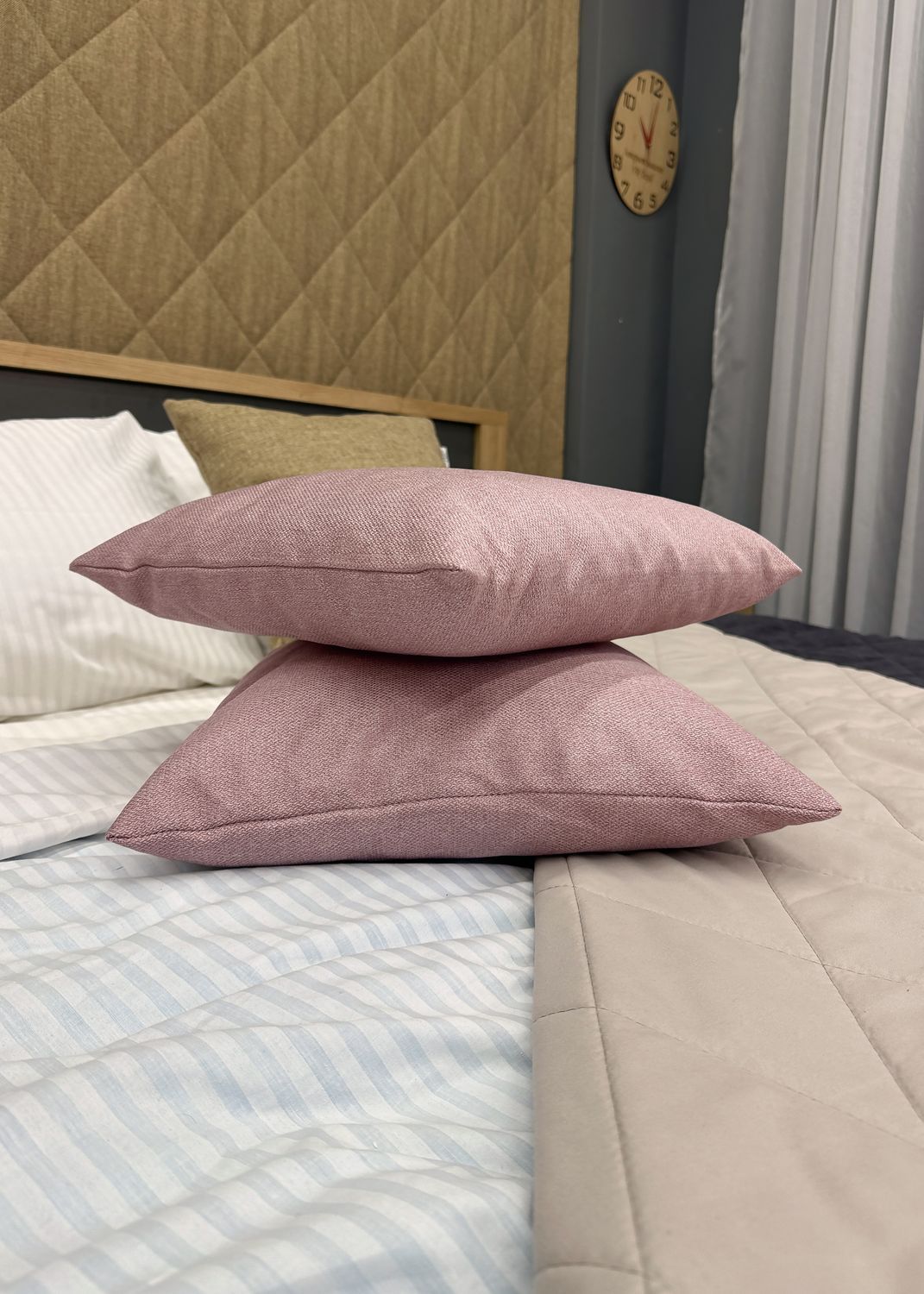 Подушка декоративна Decorator Мальмо 40x40х12 см, колір пудровий (84-086)