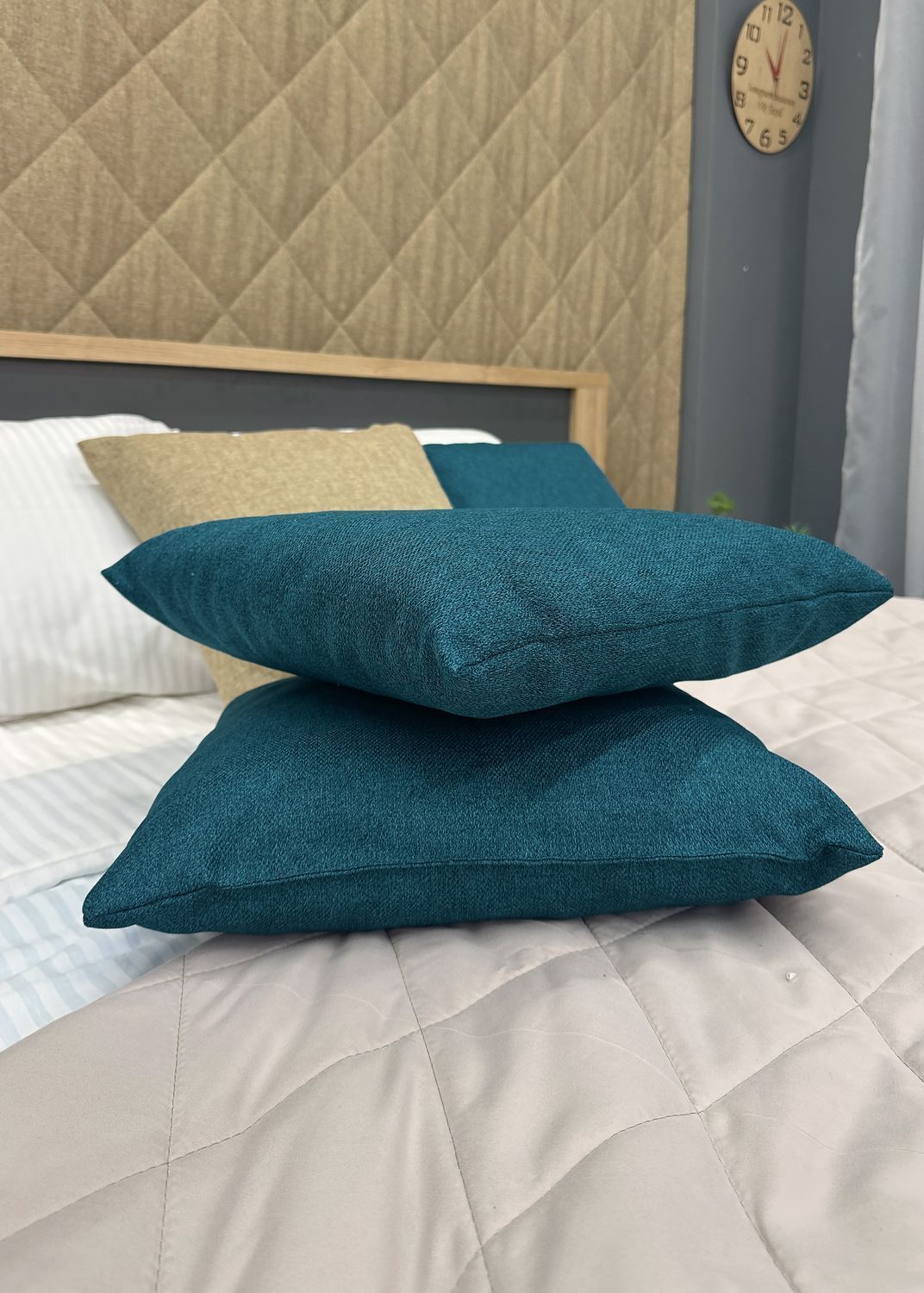 Подушка декоративна Decorator Мальмо 40x40х12 см, колір лазурний (84-088)