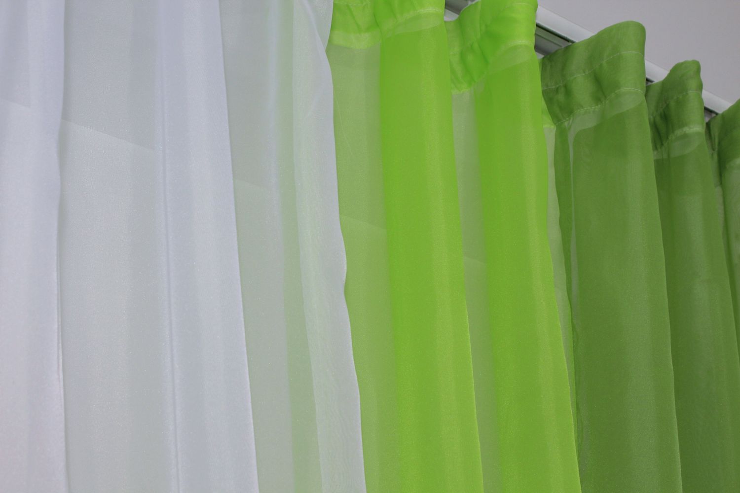 Кухонные шторы (400х170см) на карниз 1,5-2м цвет зелёный с салатовым и белым 054к 50-142