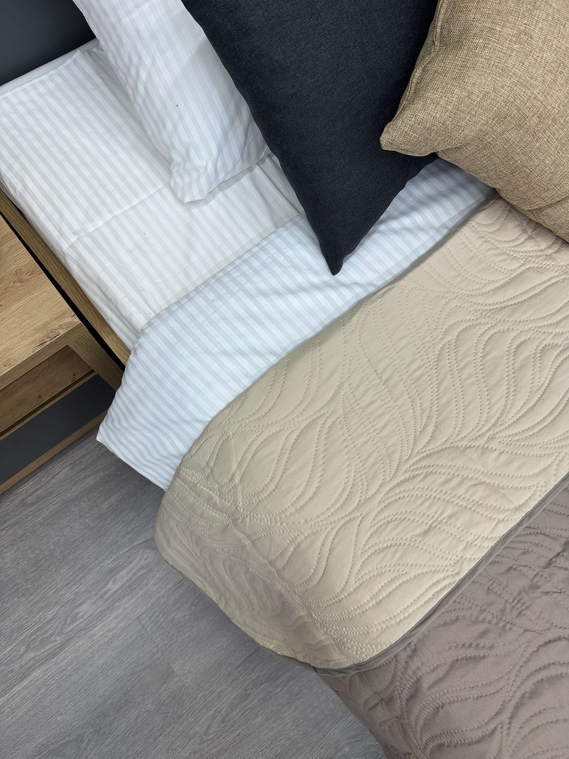 Покрывало двустороннее Decorator Microfiber листья 160х215 см капучино с бежевым (85-080)
