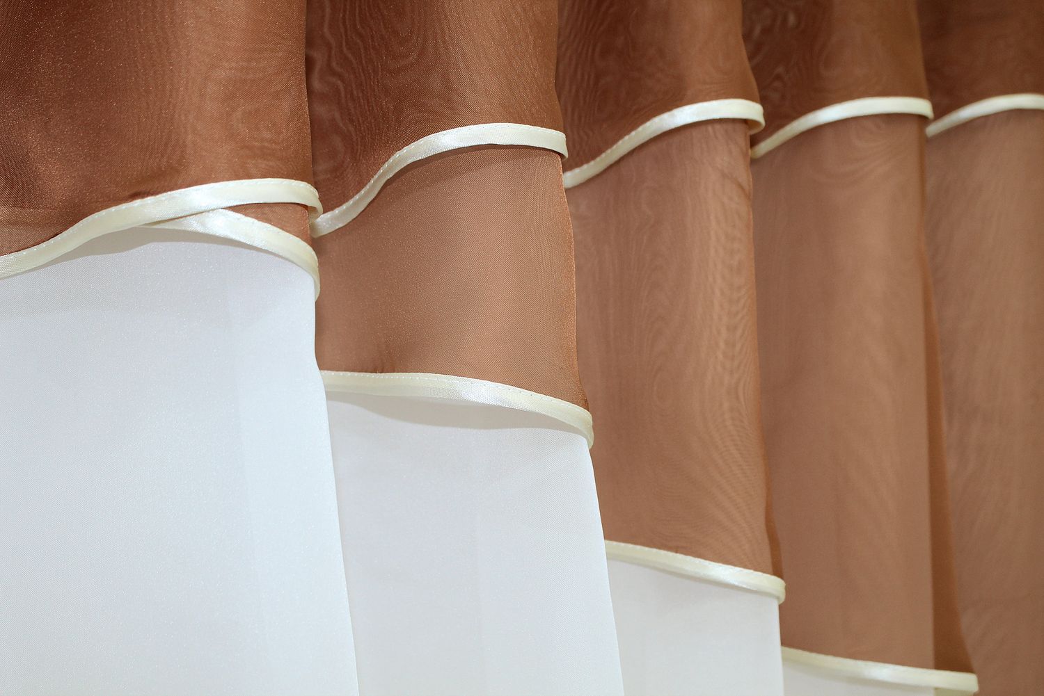 Кухонные шторы (280х170см) с ламбрекеном, на карниз 1-1,5м цвет коричневый с молочным 091к 50-274