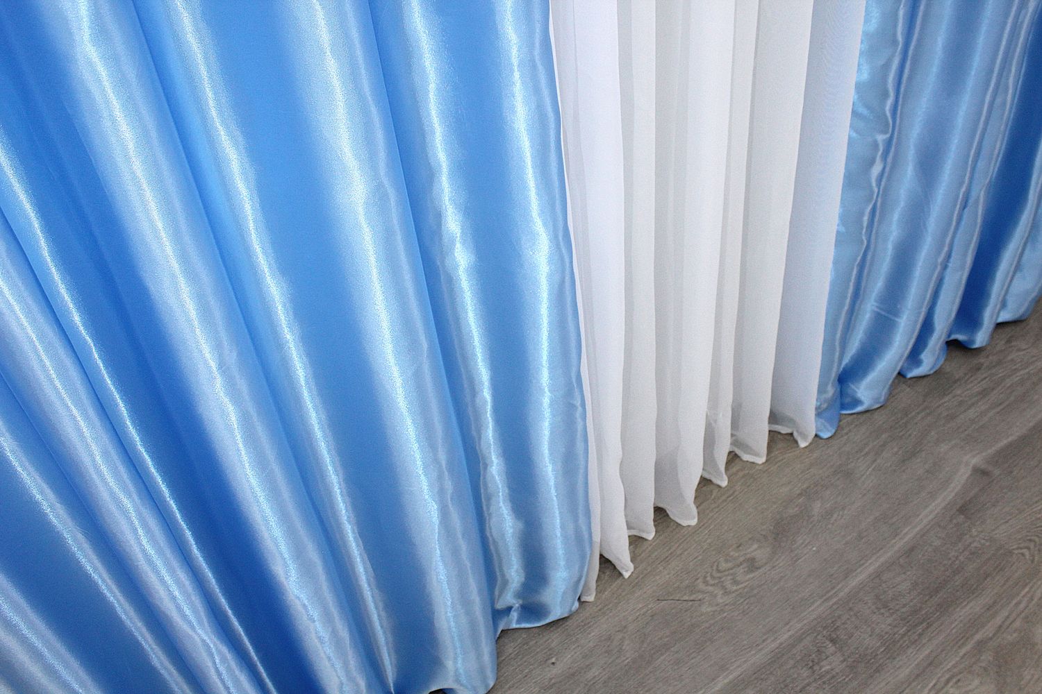 Комплект штор из ткани атлас цвет темно-голубой 1155ш, Темно-голубой, Комплект штор (2шт. 1,5х2,7м.), Классические, Без ламбрекена, Длинные, 1,5 м., 2,7 м., 150, 270, 2 - 3 м., В комплекте 2 шт., Тесьма