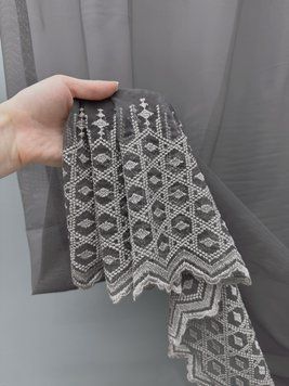 Залишок (2,3х2,85м) тканини, з рулону &laquo;Грек-сітка&raquo; з вишивкою колір графітовий з сірим 1483ту 00-421