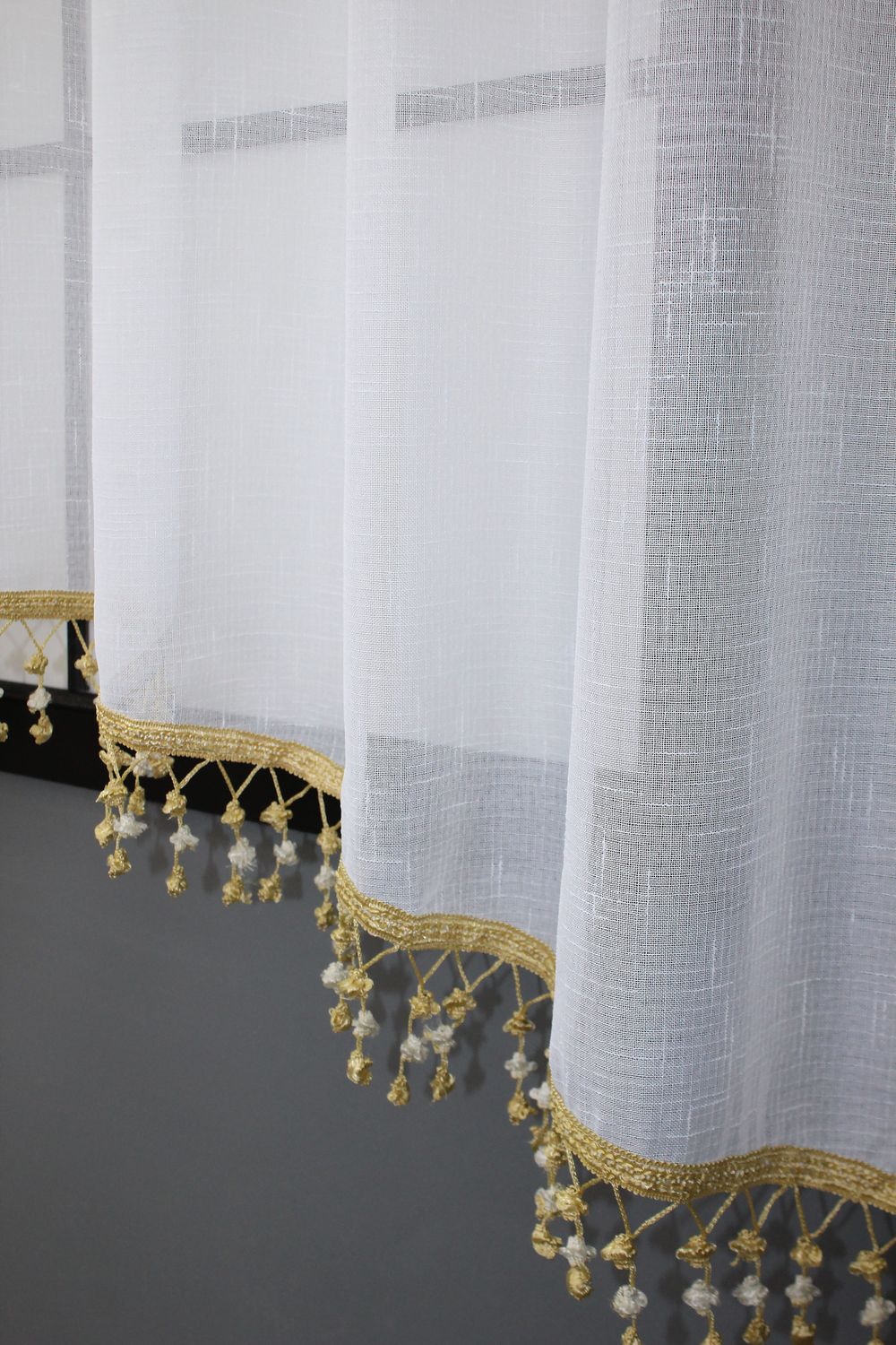 Арка сетка (270х160см) с бахромой на кухню, балкон цвет белый с золотистым 000к 51-178