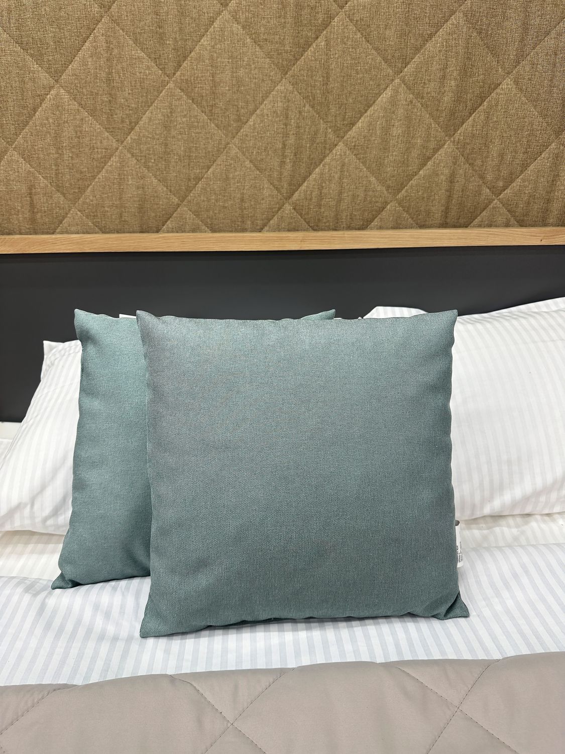 Подушка декоративна Decorator Sawana 40x40х11 см, колір сіро-блакитний (84-058)