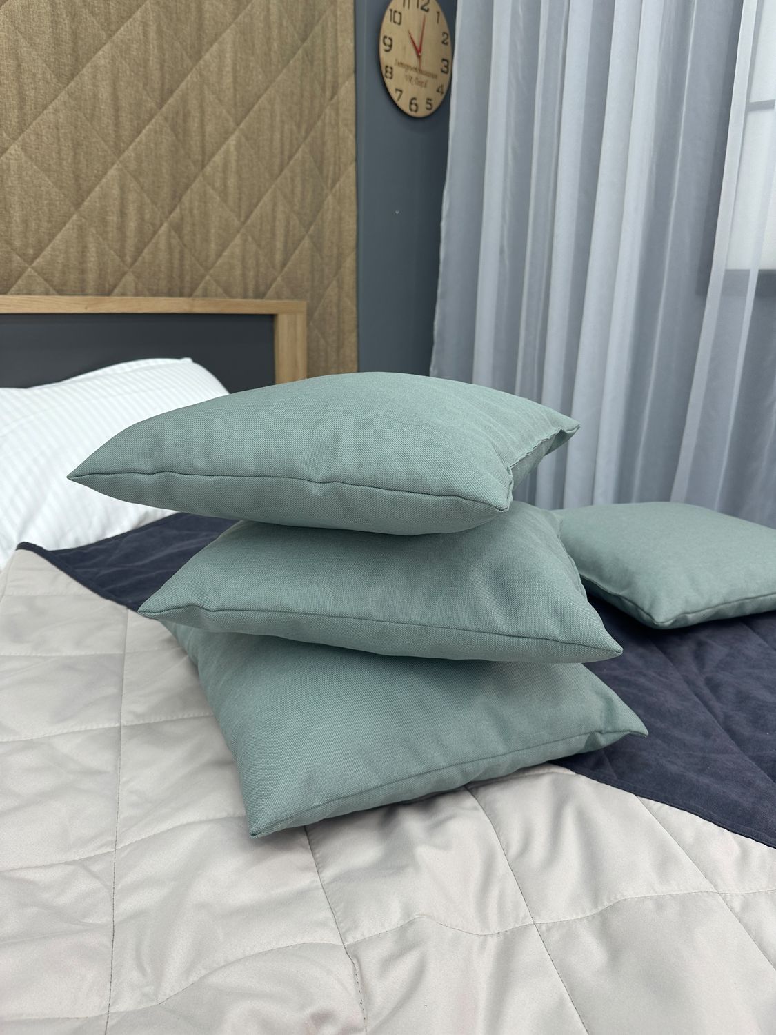 Подушка декоративна Decorator Sawana 40x40х11 см, колір сіро-блакитний (84-058)