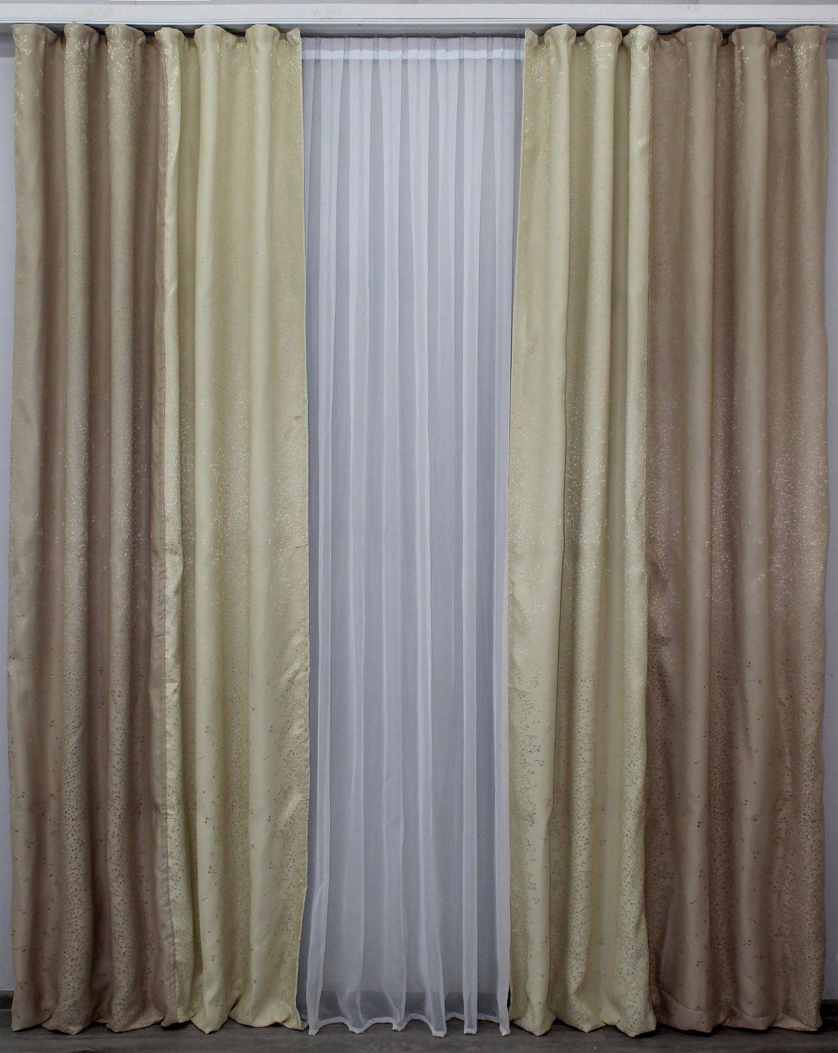 Комбинированные (2шт 1,6х2,7м) шторы из ткани блэкаут цвет карамельный с бежевы 014дк (683-681ш) 10-601