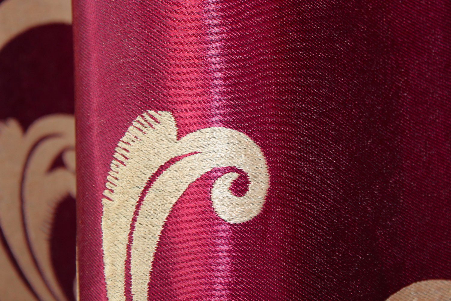 Уценка! Комплект шторы с ламбрекеном на карниз 3м цвет бордовый с золотистым 144лш 79-018