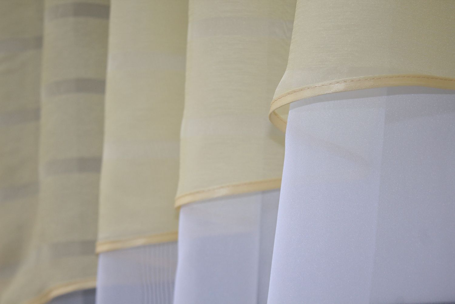 Кухонные шторы (280х170см) с ламбрекеном, на карниз 1-1,5м цвет желтый с белым 091к 52-0806