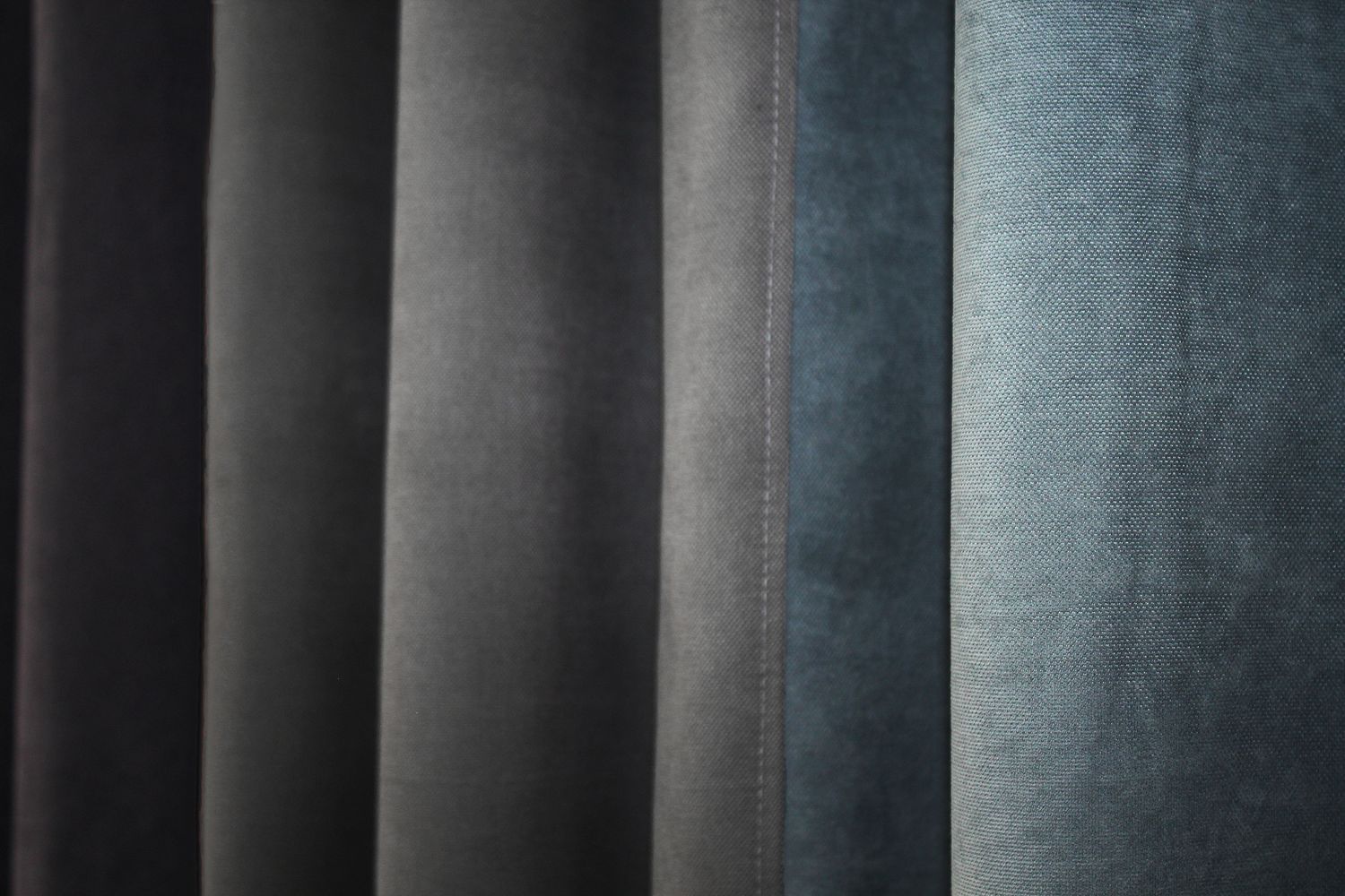Комбинированные (2 шт 1,7х2,7м) шторы с ткани микровелюр, цвет графитовый с серо-голубым 016дк (965-843-968ш) 10-618