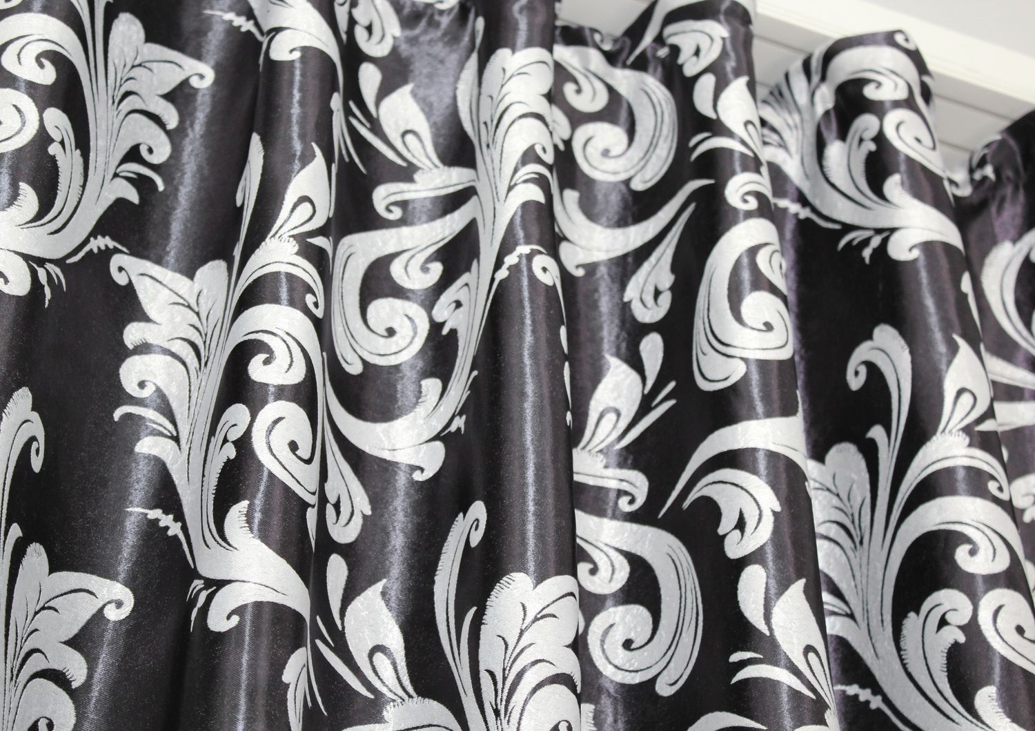 Комплект штор, из ткани блэкаут-софт коллекция "Лилия" цвет черный 140ш(А), Черный, Комплект штор (2шт. 1,0х2,7м.), 1 м., 2,7 м., 100, 270, 1,5 - 2 м., В комплекте 2 шт., Тесьма