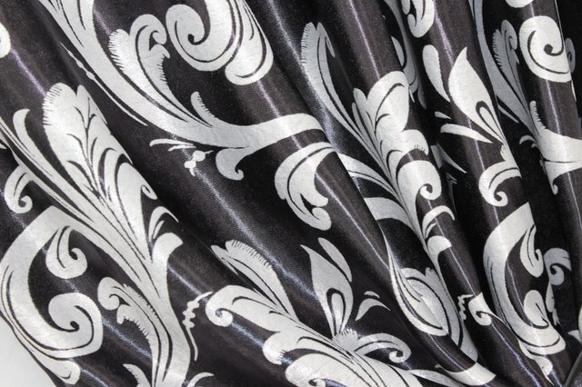 Двусторонняя ткань блэкаут "Лилия" высота 2,8м цвет чёрный с серебристым 140ш