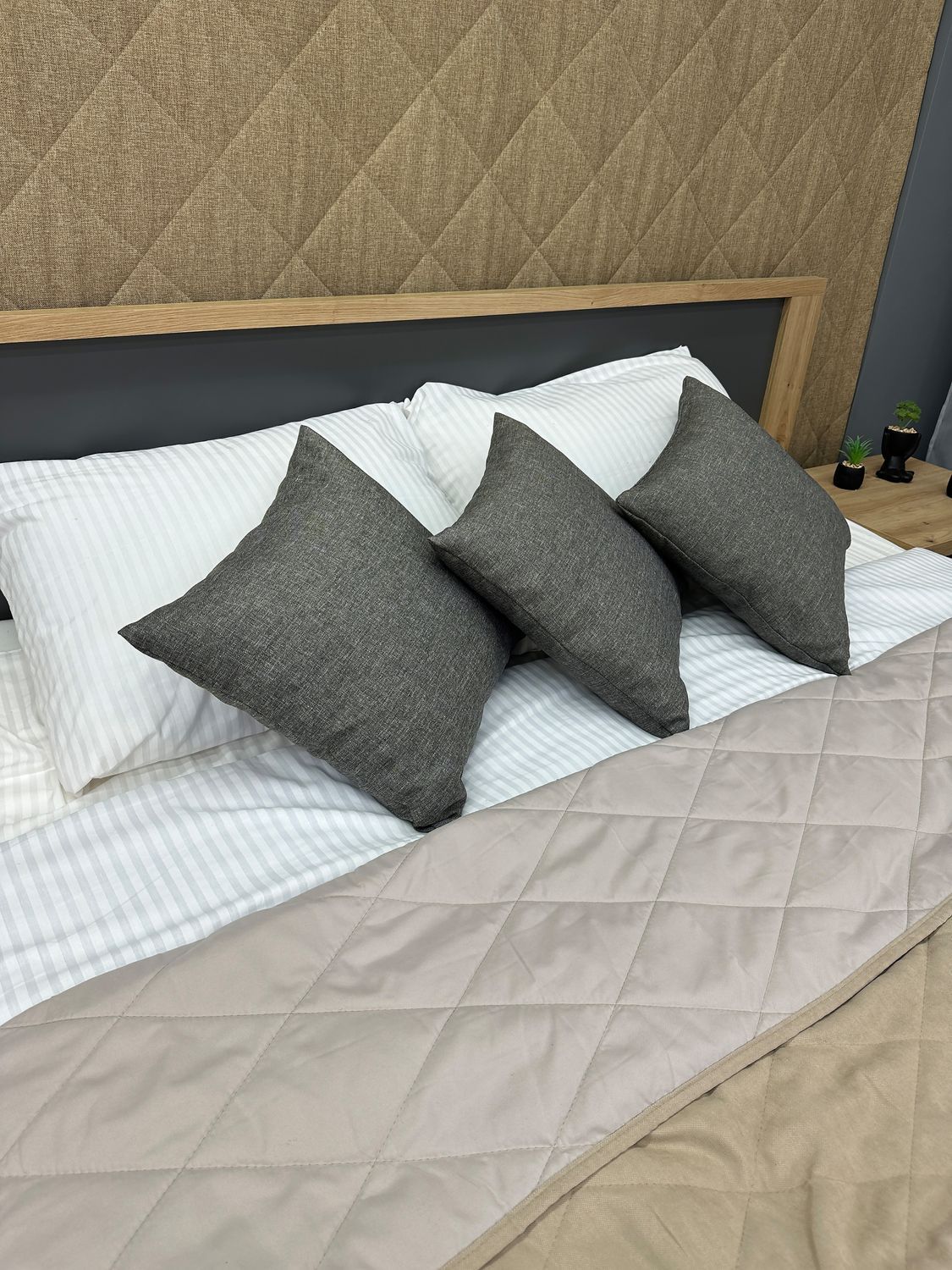 Подушка декоративная Decorator Sawana 40x40х11 см, цвет серый (84-055)