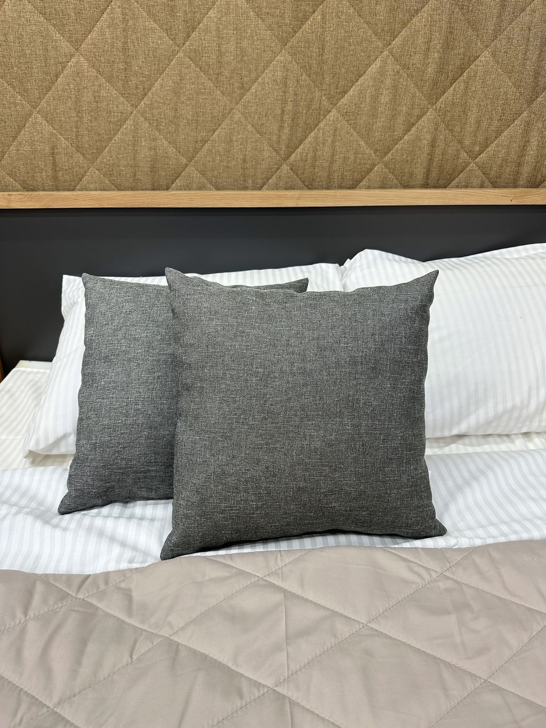 Подушка декоративная Decorator Sawana 40x40х11 см, цвет серый (84-055)