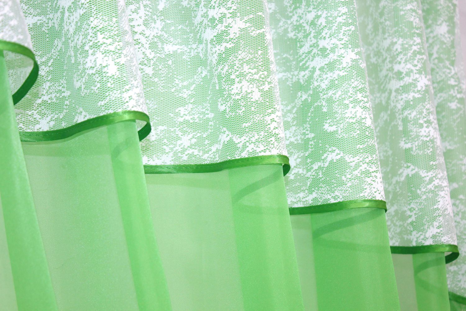 Кухонный комплект(290х170см) шторки с ламбрекеном и подхватами цвет зеленый с с белым 084к 52-0448