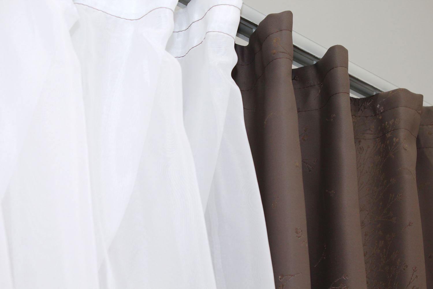 Кухонні шторки (310х170см) з підв'язками колір какао з білим 109к 52-0512