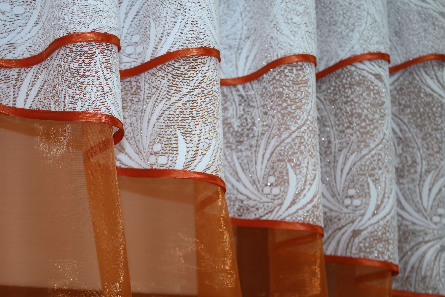 Кухонные шторы (270х170см) с ламбрекеном, на карниз 1-1,5м цвет терракотовый с белым 091к 52-0802