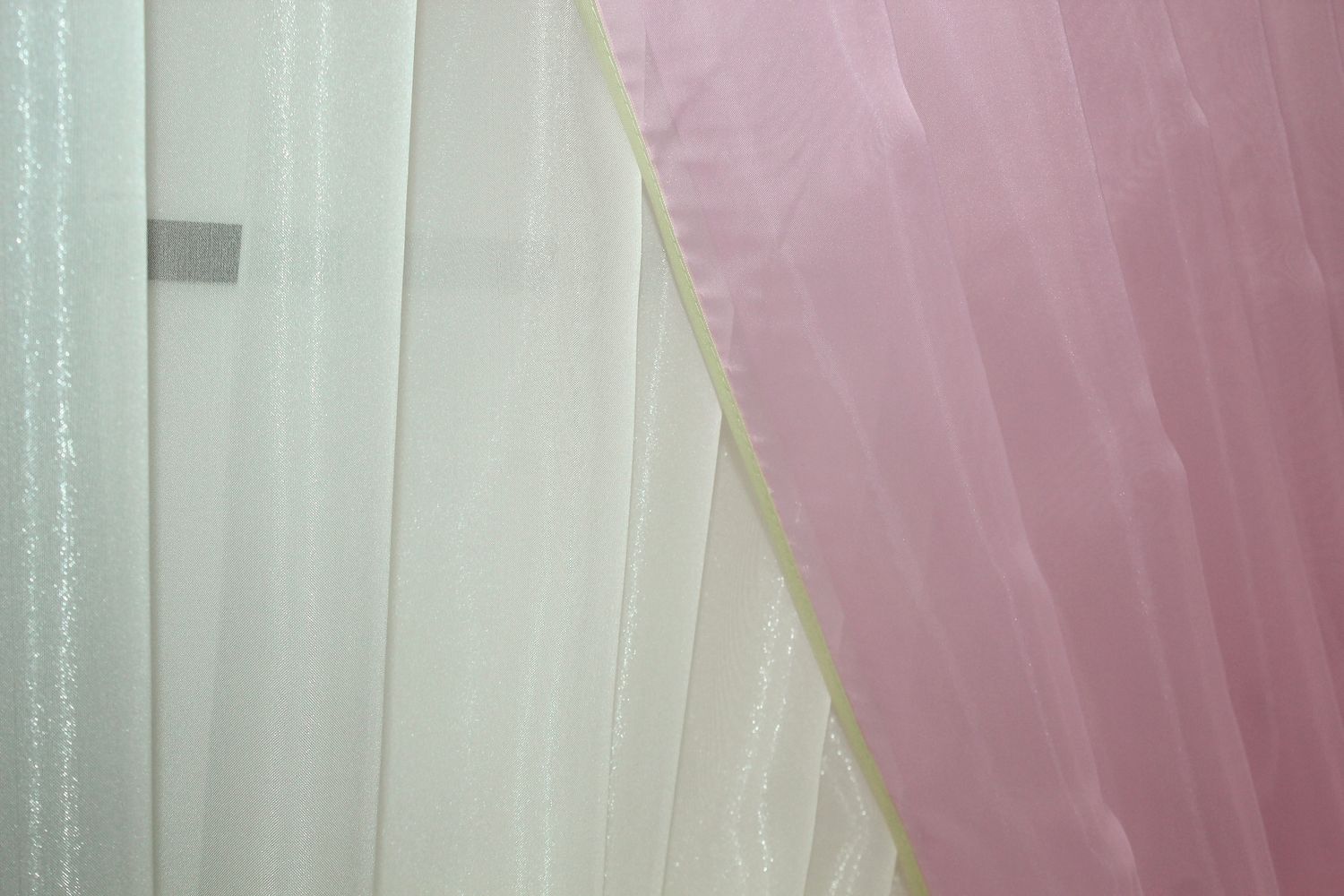 Кухонный комплект (330х170см) шторки с подвязками "Дуэт" цвет молочный с розовым 060к 52-0690