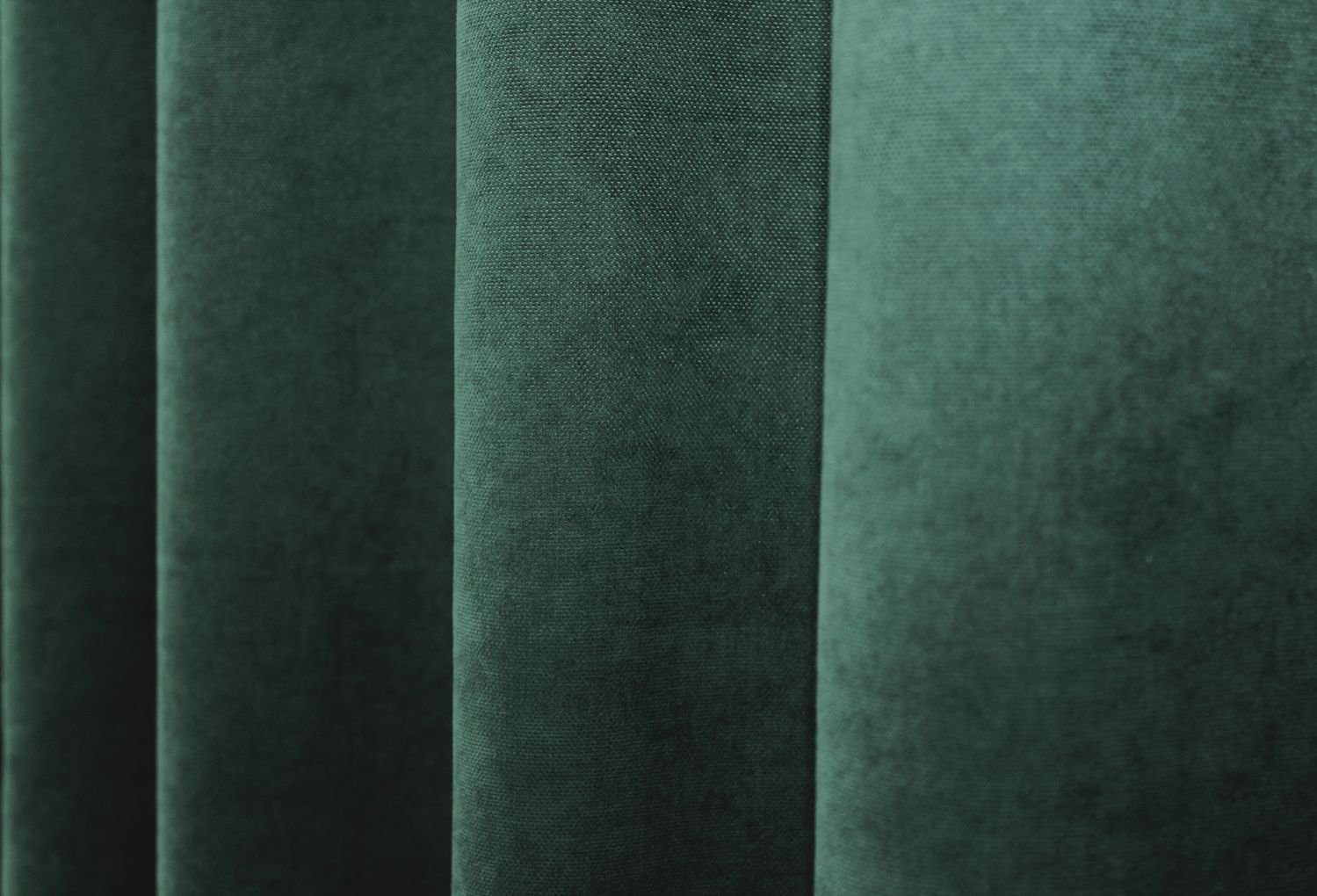Комплект штор із тканини мікровелюр SPARTA колір зелений 971ш, Зелений, Комплект штор (2шт. 1,5х2,85м.), Класичні, Без ламбрекена, Довгі, 1,5 м., 2,85 м., 150, 285, 2 - 3 м., В комплекті 2 шт., Тасьма