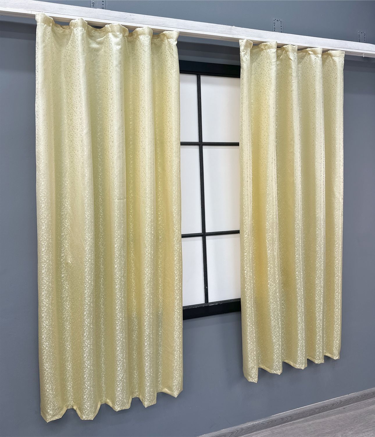 Комплект (2шт 1,3х1,7м) коротких штор с жаккардовой ткани, цвет светло-золотистый 1054ш 35-0357