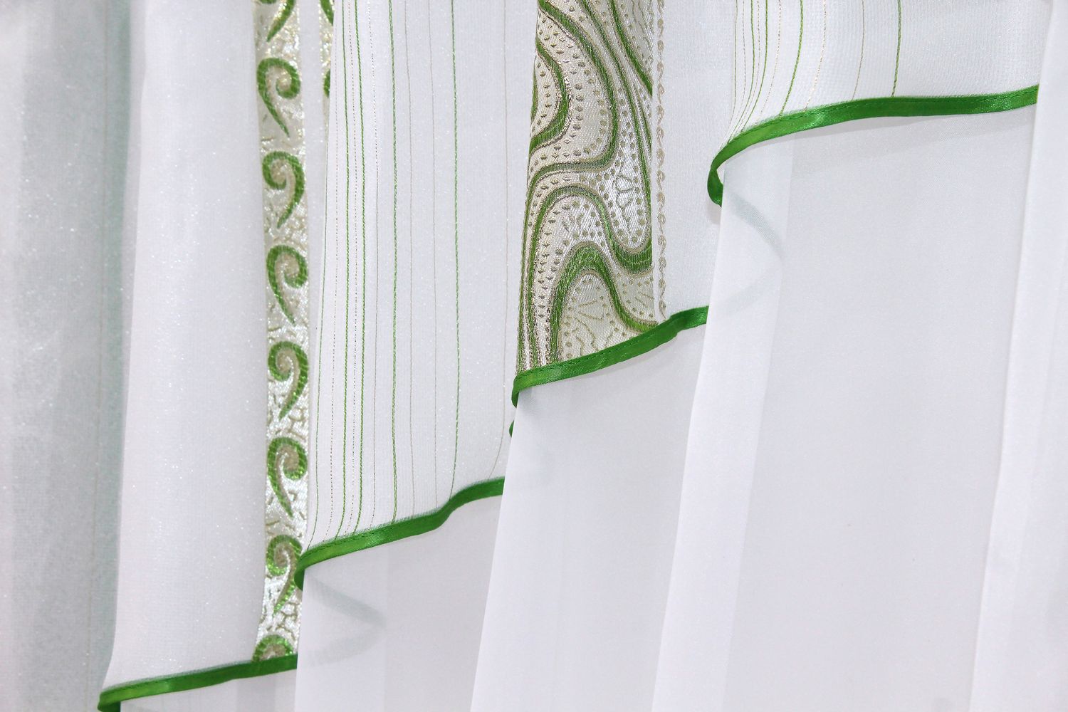 Кухонные шторы (280х170см) с ламбрекеном, на карниз 1-1,5м цвет белый с золотисто-зеленым 091к 59-814