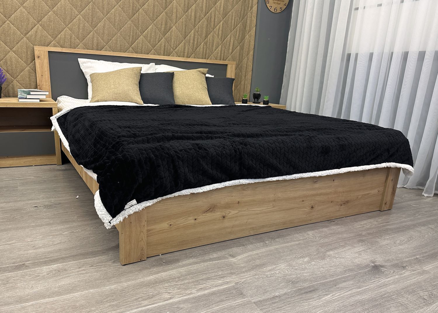 Плед двусторонний 155х200 см (+-5см) рельефный с искусственной овчиной Черный с белым (87-076)