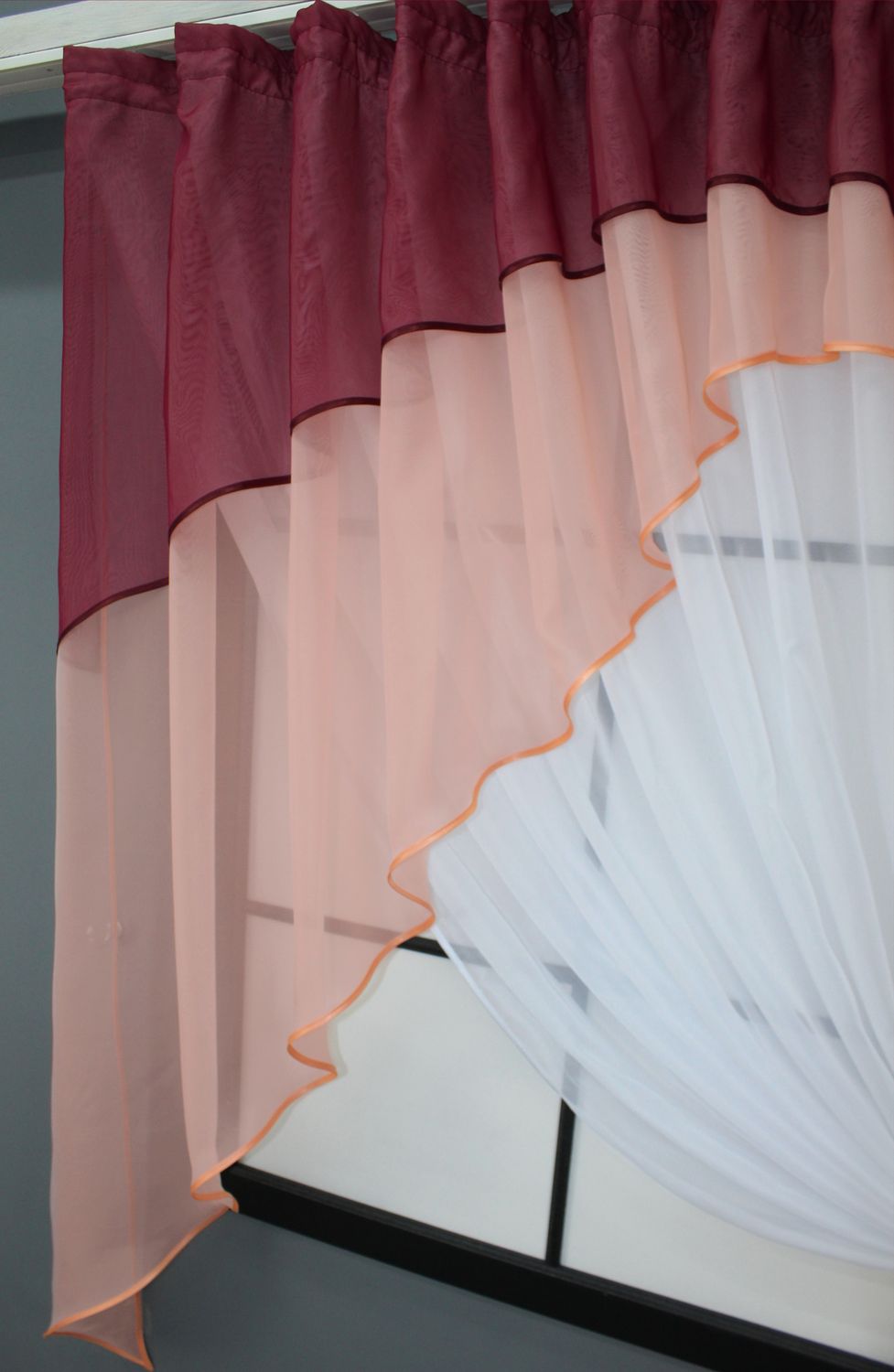 Занавеска (280х170см) штора-тюль с ламбрекеном цвет белый с бордовым и персиковым 031к 52-0698