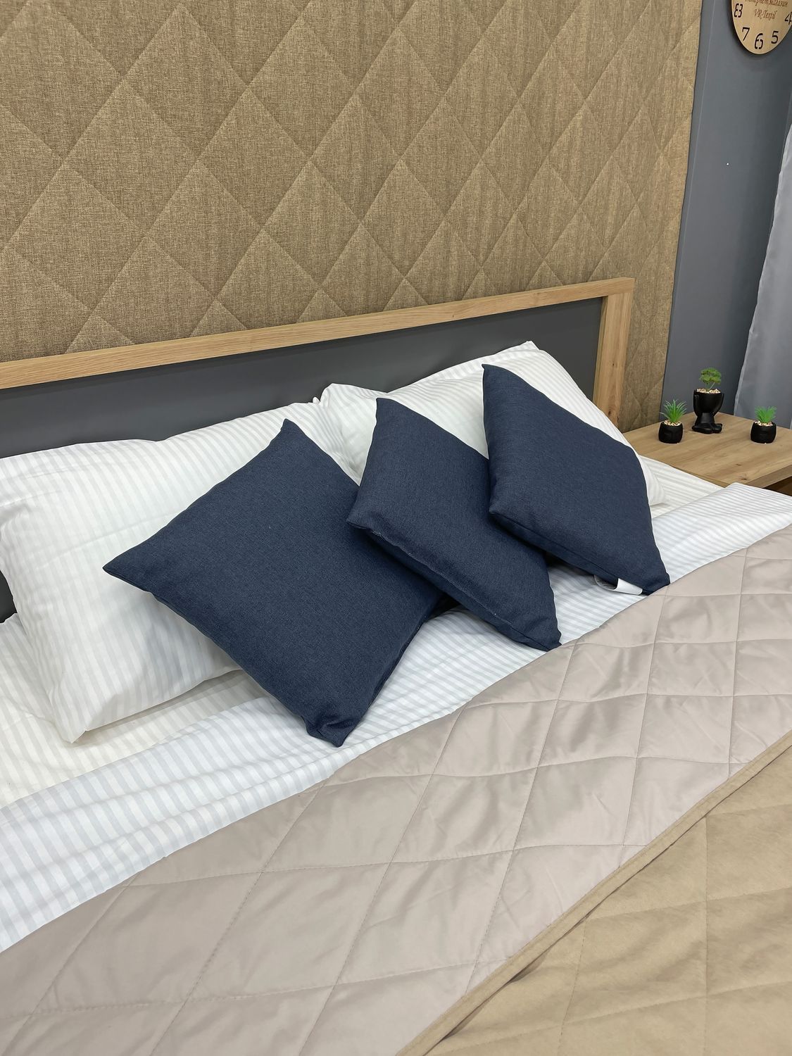 Подушка декоративная Decorator Sawana 40x40х11 см, цвет темно-синий (84-059)