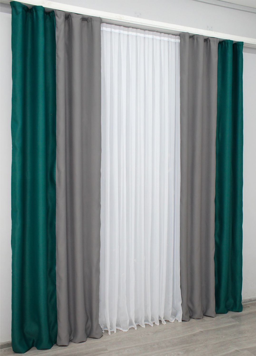 Комбинированные шторы из ткани блэкаут цвет изумрудный с серым 014дк (794-832ш), Изумрудный с серым, Комплект штор (2 шт. 1,2х2,7 м.), 1,2 м., 2,7 м., 120, 270, 2 - 3 м., В комплекте 2 шт., Тесьма