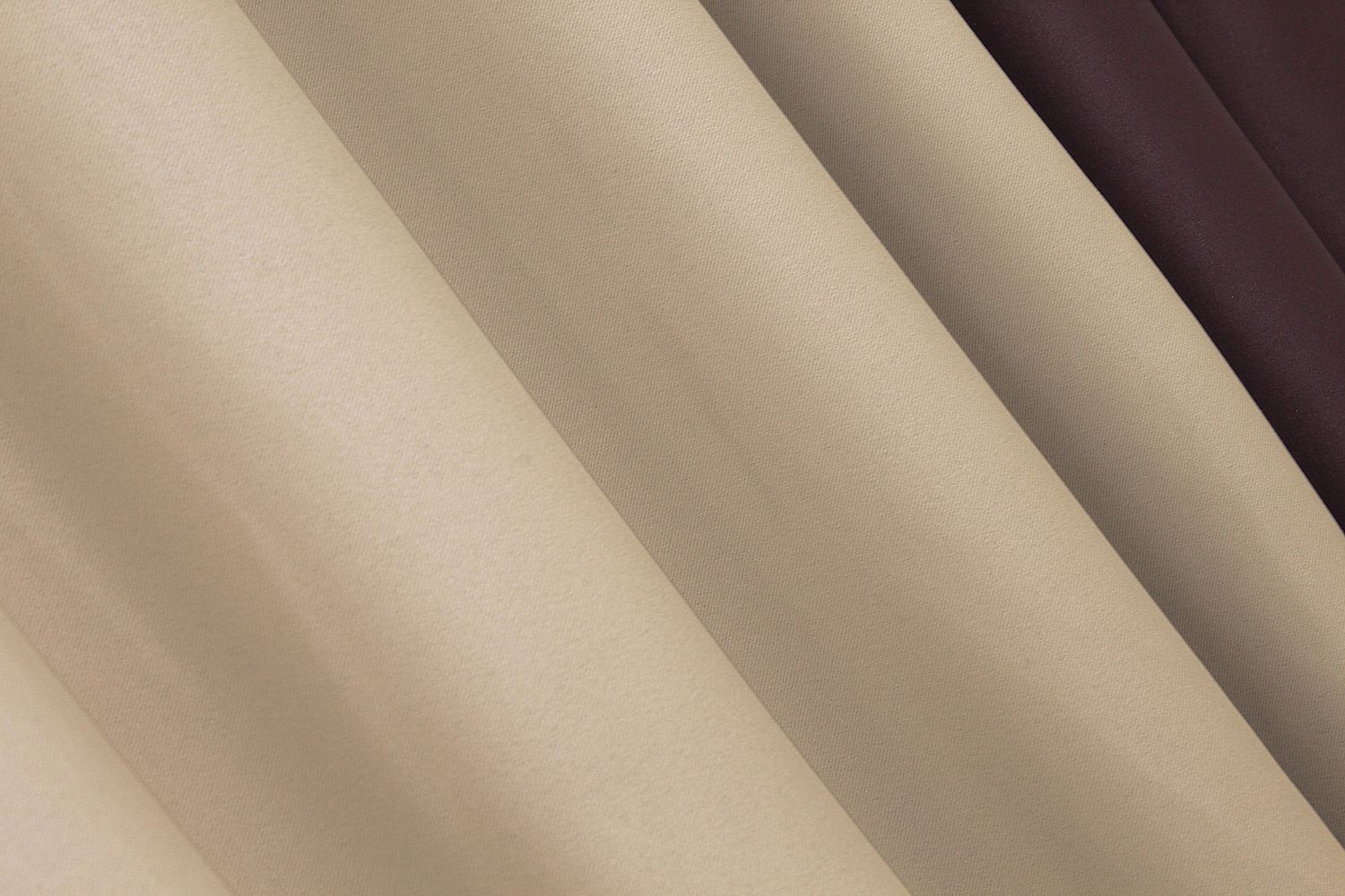 Комбинированные шторы из ткани блэкаут цвет марсала с бежевым 014дк (827-828ш), Марсала с бежевым, Комплект штор (2шт. 1,5х2,7м.), Классические, Длинные, 1,5 м., 2,7 м., 150, 270, 2 - 3 м., В комплекте 2 шт., Тесьма