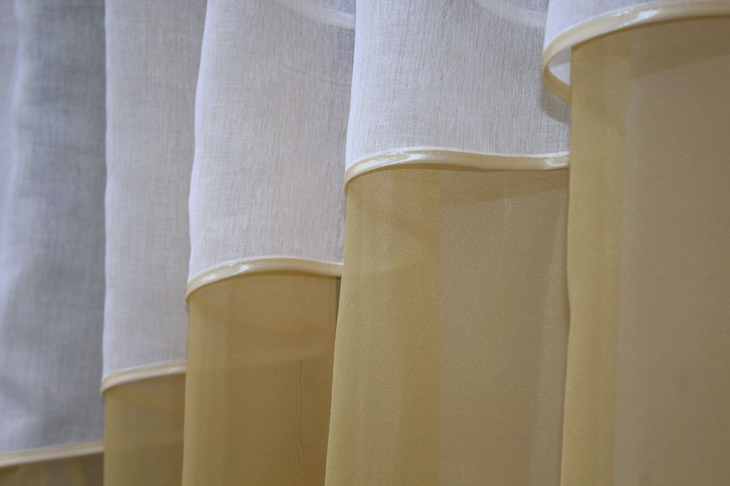 Кухонные шторы (280х170см) с ламбрекеном, на карниз 1-1,5м цвет золотистый с белым 091к 52-0733