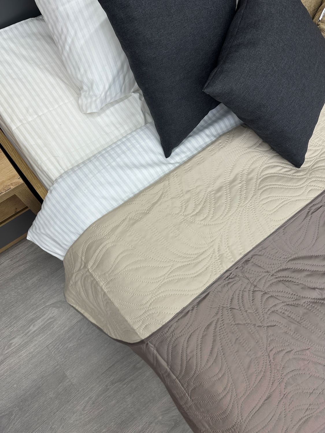 Покривало двостороннє Decorator Microfiber листя 140х215 см сіро-коричневий з бежевим (85-113)