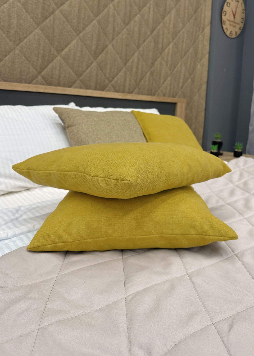 Подушка декоративная Decorator Соро 40x40х12 см, цвет горчичный (84-092)