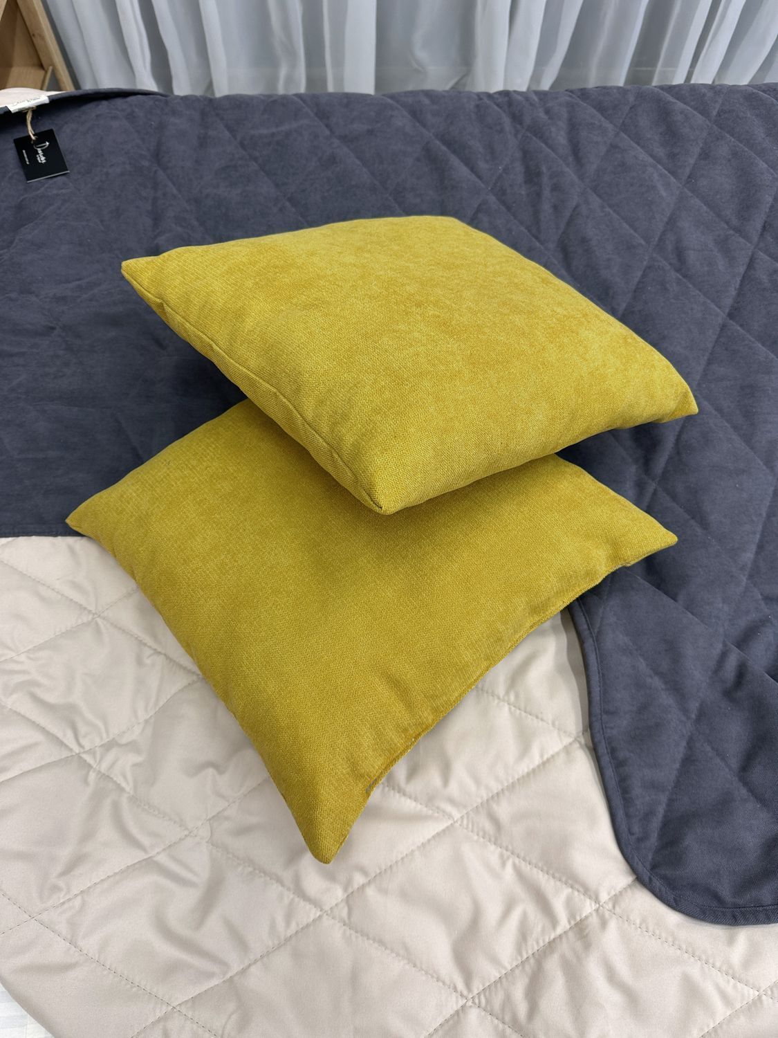 Подушка декоративная Decorator Соро 40x40х12 см, цвет горчичный (84-092)