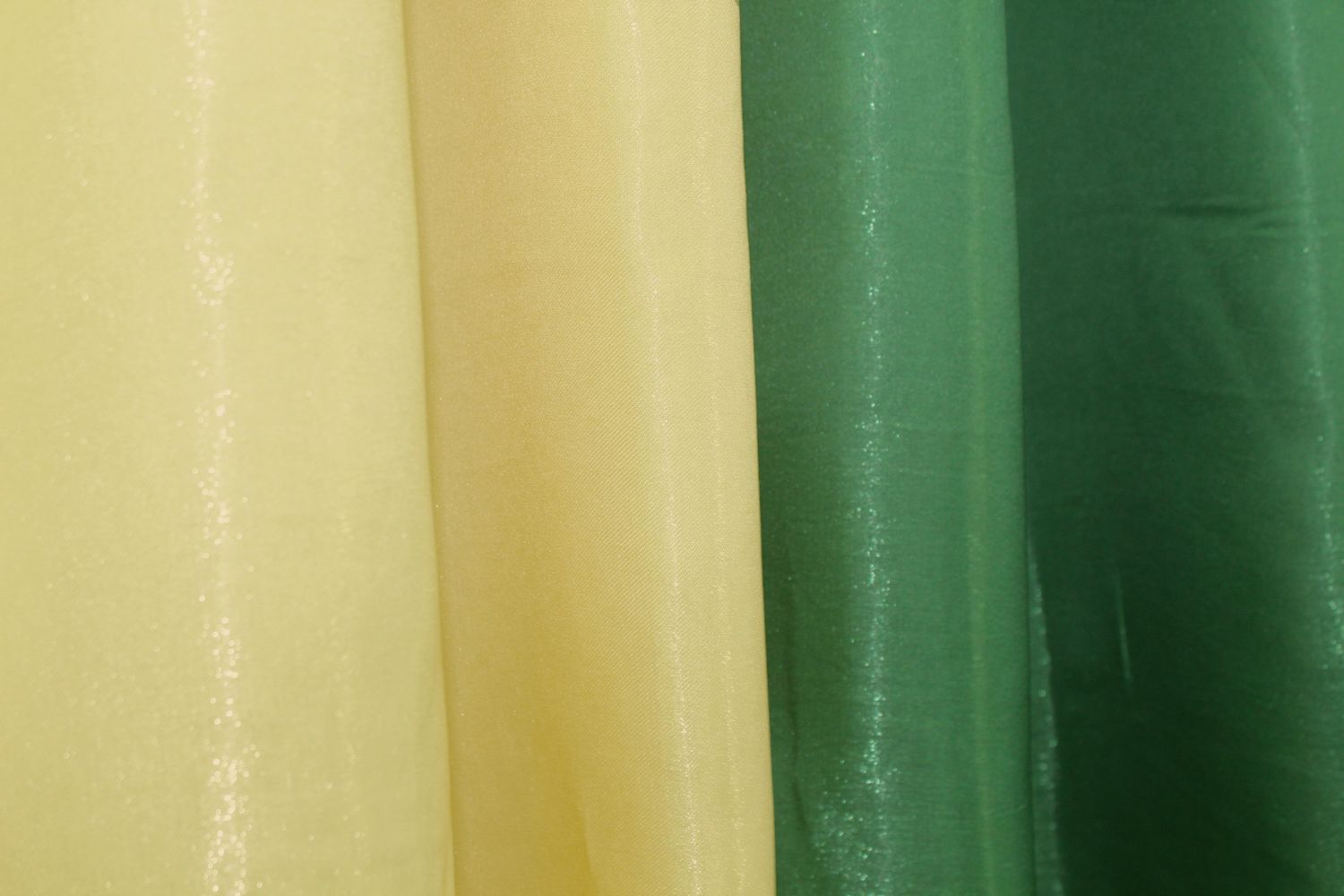 Комбинированные шторы из ткани атлас монорей цвет зеленый с желтым 014дк (851-802ш), Зеленый с желтым, Комплект штор (2шт. 1,5х2,5м.), Классические, Без ламбрекена, Длинные, 1,5 м., 2,5 м., 150, 250, 1,5 - 2,5 м., В комплекте 2 шт., Тесьма